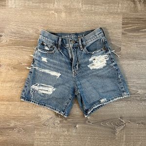 • American Eagle Boyfriend Shorts •
